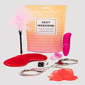 LoveBoxx Sexy Weekend Gift Bag Kit 7 Piece Red